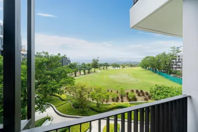 Two-Bedroom Deluxe Apartment with Garden View — Laguna SkyPark new brand apartments